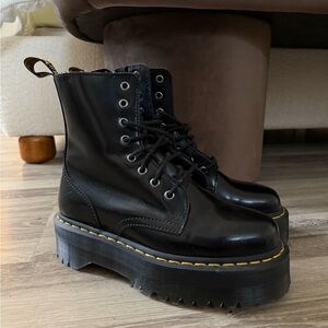 Dr Martens Jadon platform boots
